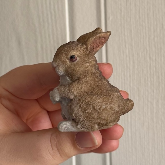 Mini Rabbit Figurine - Picture 3 of 6